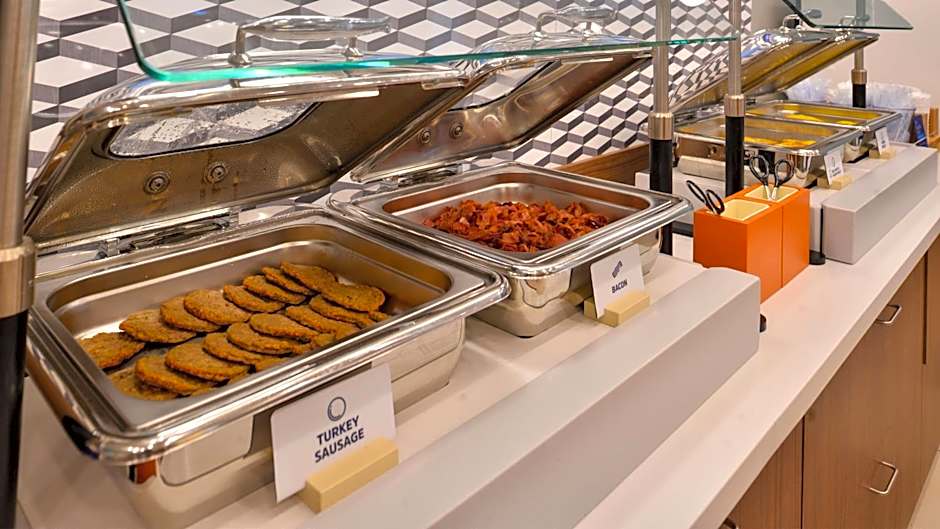 Holiday Inn Express & Suites Saskatoon East - University By IHG