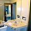 Travelodge by Wyndham Milwaukee