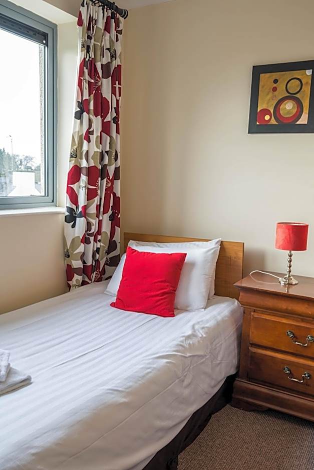 The Courtyard Apartments