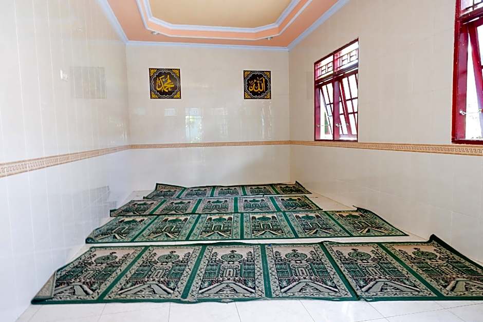 RedDoorz Plus Syariah near Stasiun Pekalongan 2