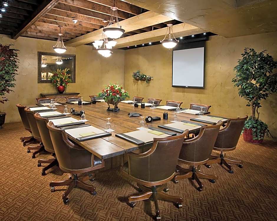 The Inn At Leola Village