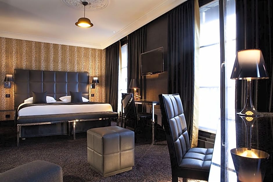 First Hotel Paris Tour Eiffel