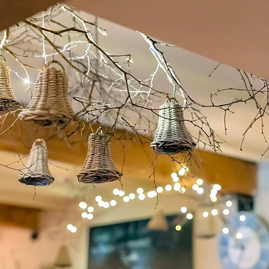 The Bell at Hampton Poyle