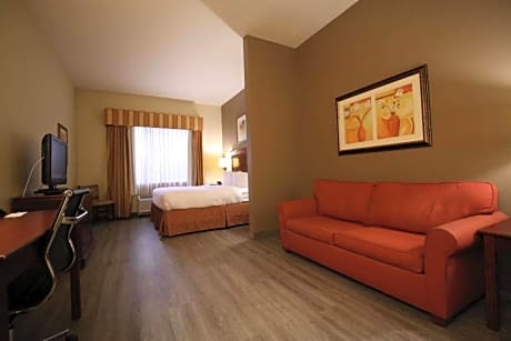 1 King Bed, Suite, Nonsmoking
