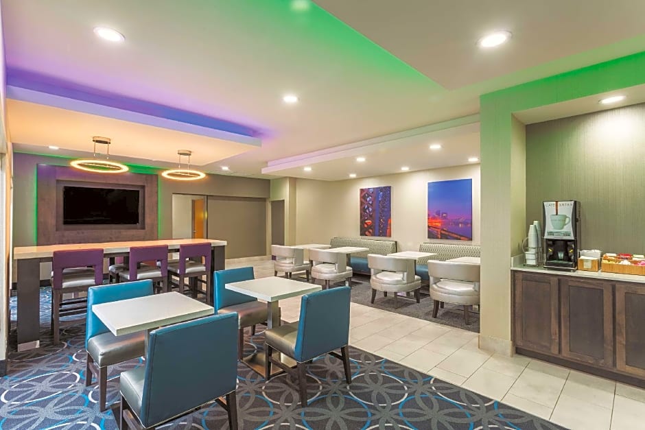La Quinta Inn & Suites by Wyndham Hopkinsville