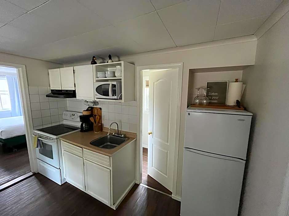 Barefoot Villas and Retreat