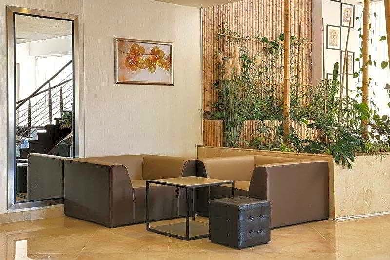 Liberte Hotel