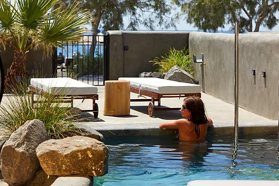 Oscar Beachfront Suites