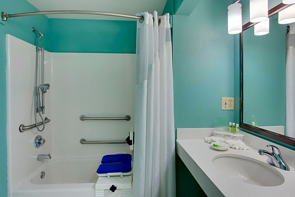 Holiday Inn Express & Suites Plant City By IHG