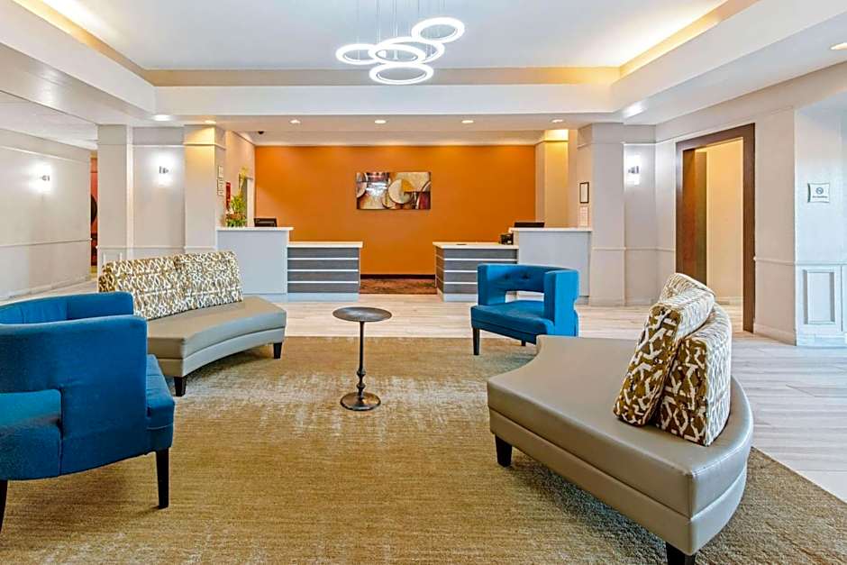 La Quinta Inn & Suites by Wyndham Winnie