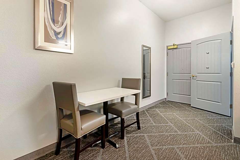 Best Western Plus Appleton Airport Mall Hotel