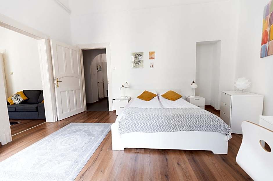 Danube Dwelling Aulich utca 3