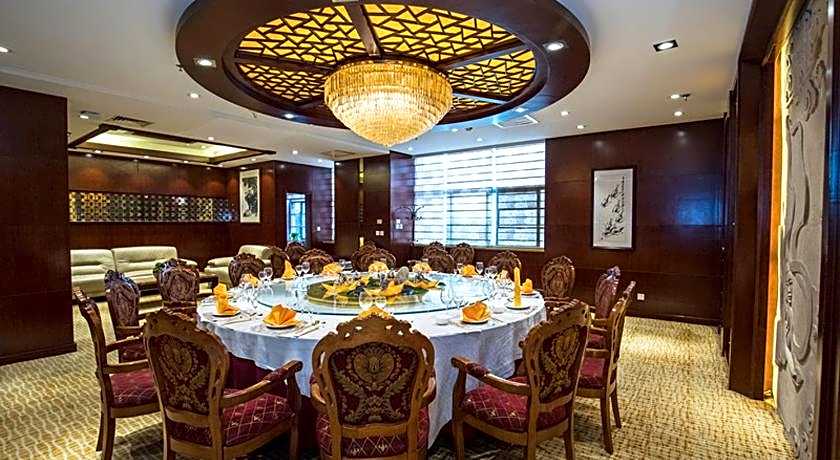 Golden Spring Hotel