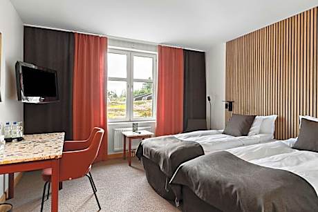 Standard Twin Room - Non-Smoking