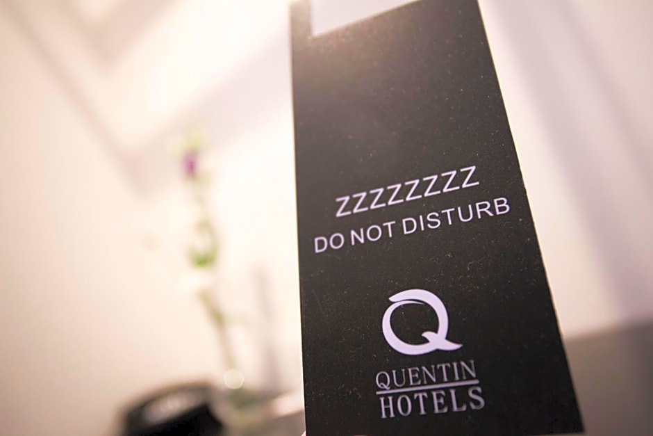 Quentin Zoo hotel