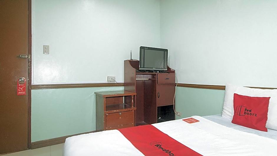 RedDoorz at Maanyag Pension House Mandaue