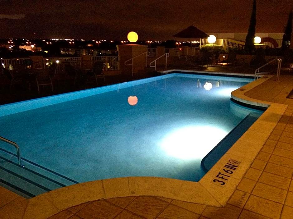 Dadeland Towers by Miami Vacations