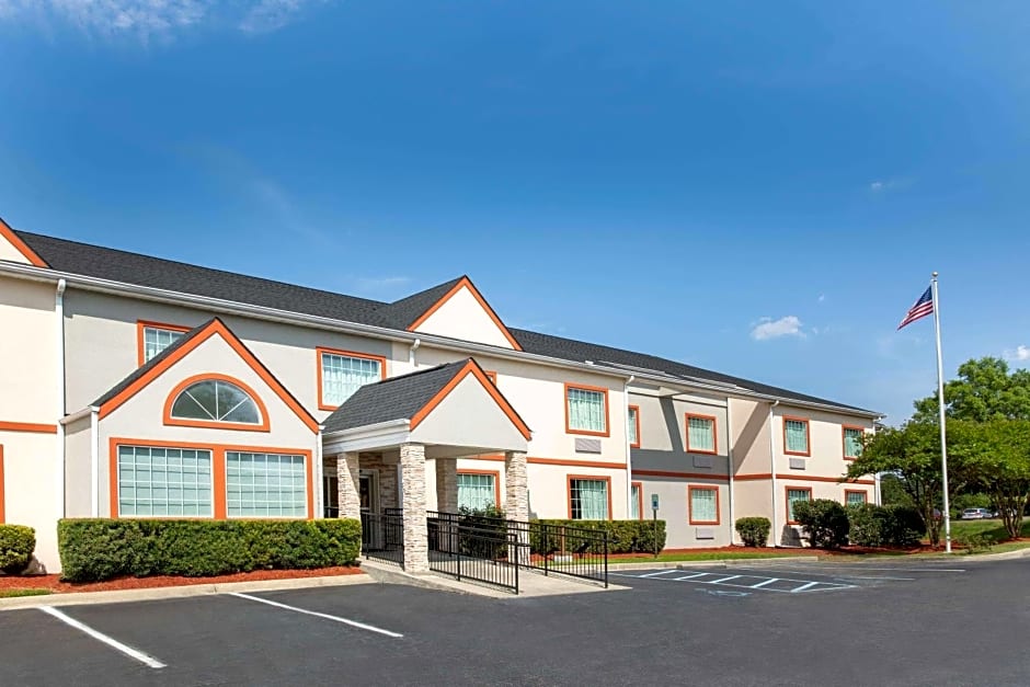 Microtel Inn & Suites by Wyndham Columbia Two Notch Rd Area