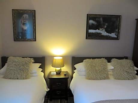 Guest house Family Room