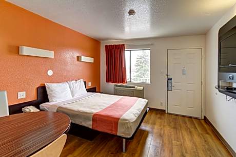 Motel 6-Amherst, OH - Cleveland West - Lorain
