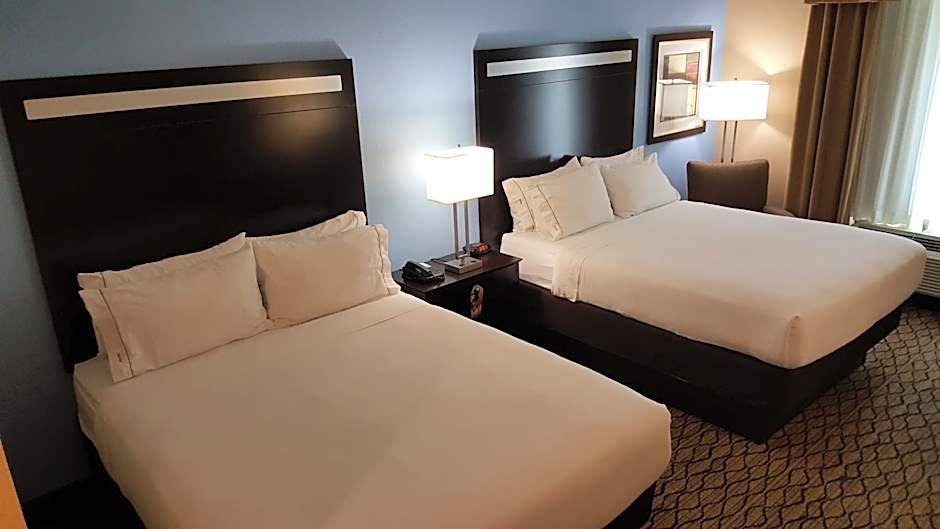 Photo 1 of 2 of Standard 2 Queen Beds