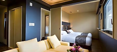 Premier Twin Room - Non-Smoking