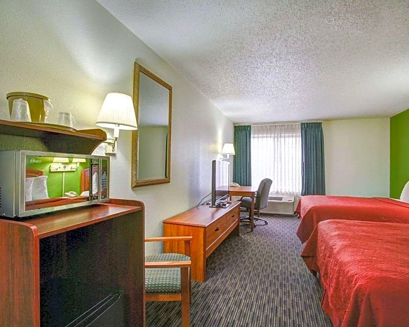 Quality Inn & Suites Airport