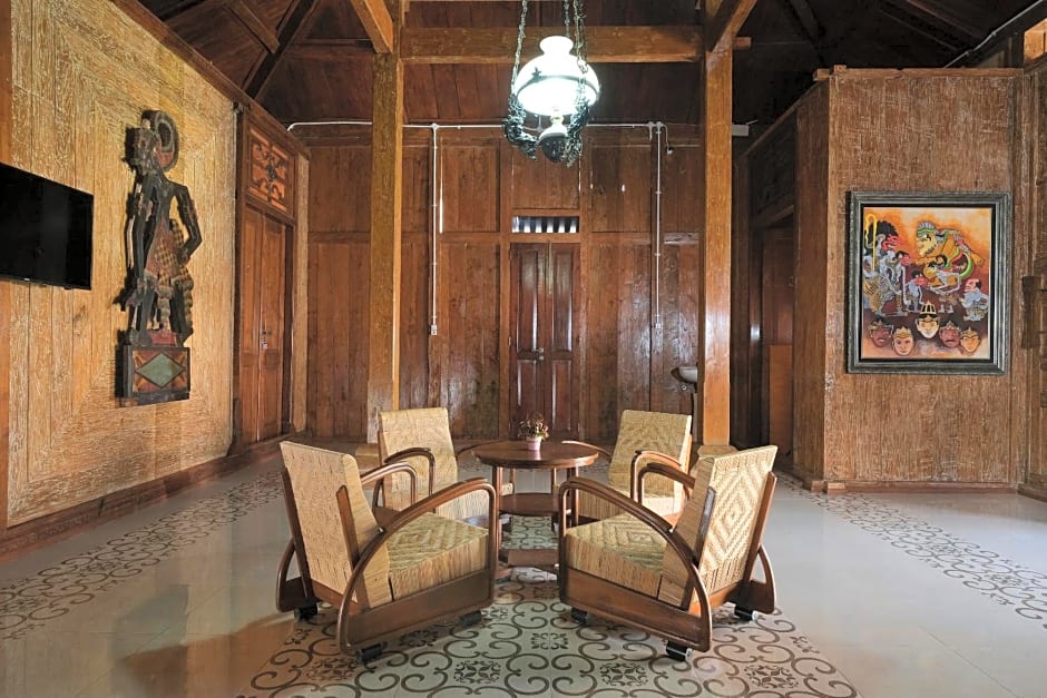 Kampoeng Joglo Boutique Hotel