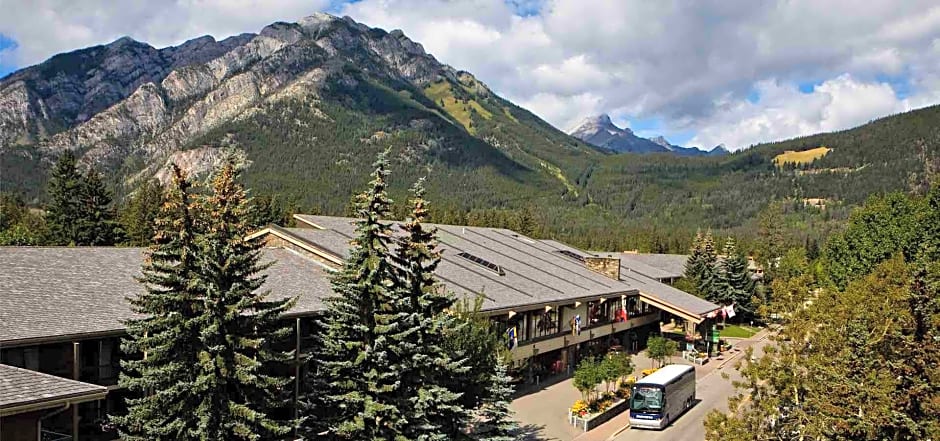Banff Park Lodge