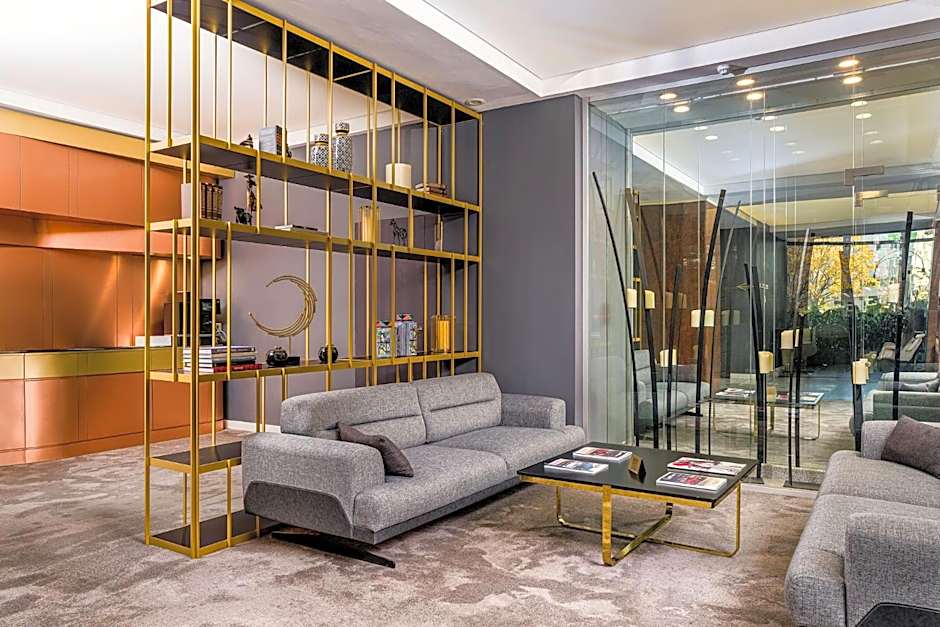 Crystal Palace Hotel