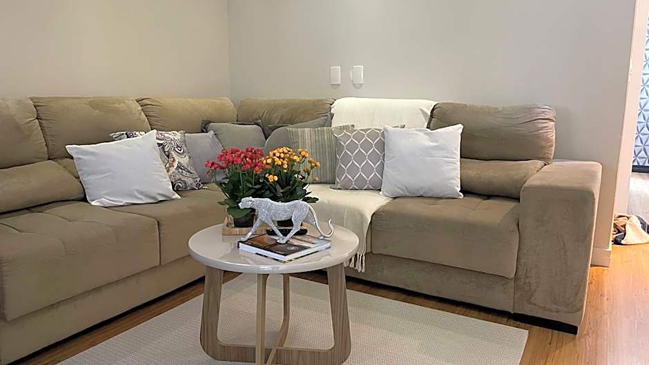 Apto todo climatizado a 5min da Vila Germânica, 3 quartos mais um quarto conjugado, berço e garagem