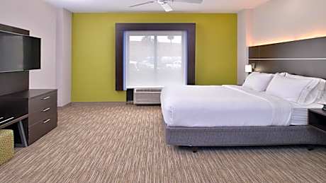 Standard King Room with Mobility Accessible Tub