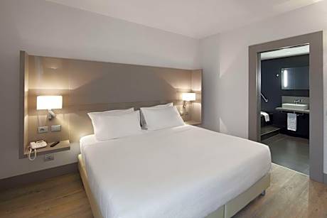 Junior Suite with Extra Bed (2 Adults + 1 Child)