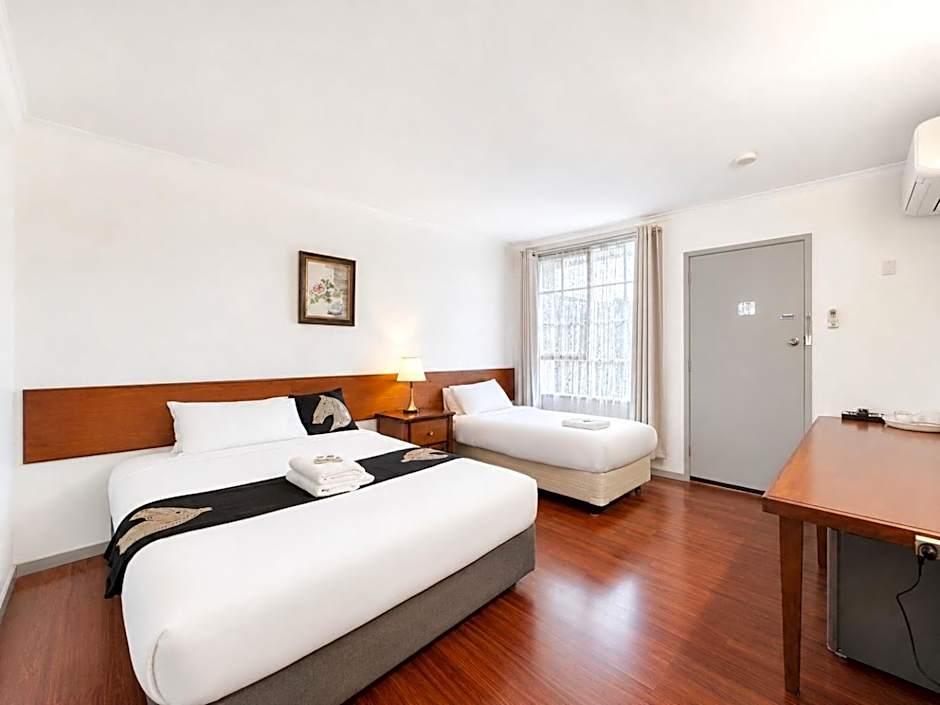 Beaconsfield Lodge Motel