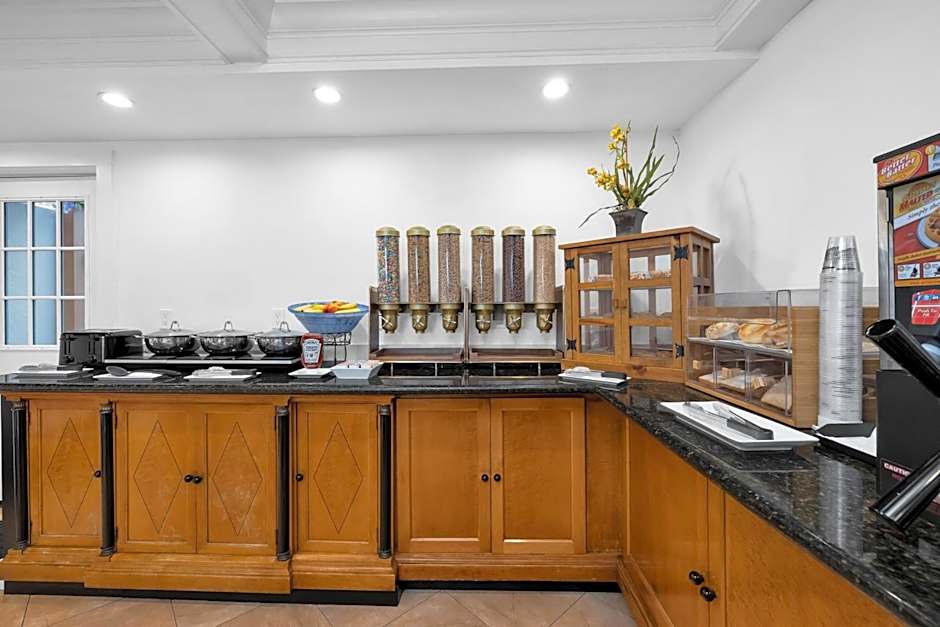 Millwood Inn And Suites