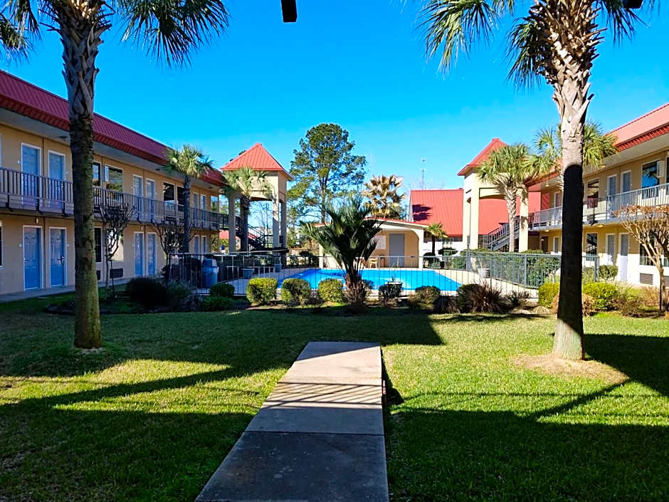 Days Inn by Wyndham Leesville