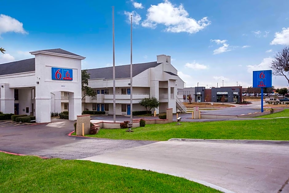 Motel 6-Irving, TX - Irving DFW Airport East