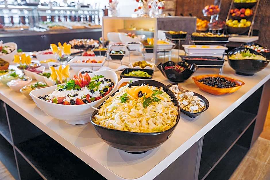 Amaris Hotel - All inclusive - Free parking