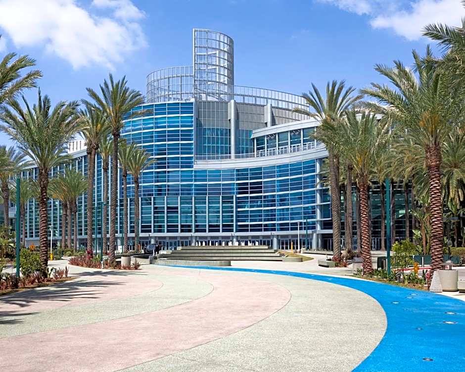 Holiday Inn Hotel & Suites Anaheim By IHG