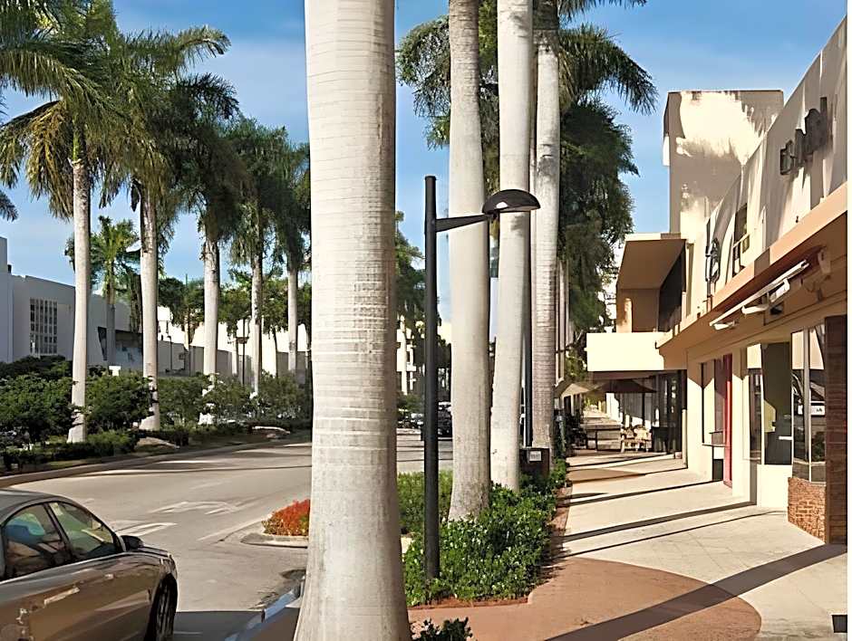 The Landon Bay Harbor-Miami Beach