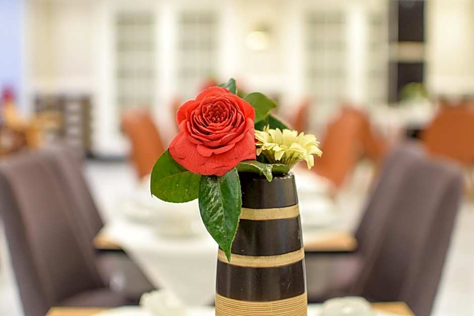 PEMBRIDGE PALACE HOTEL