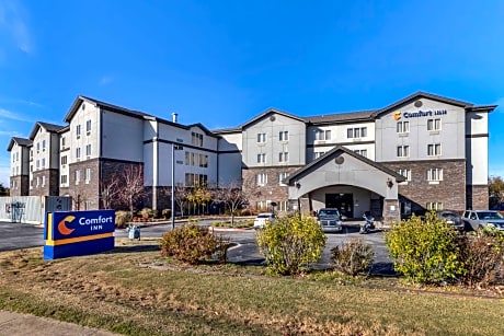 Comfort Inn Bentonville - Crystal Bridges