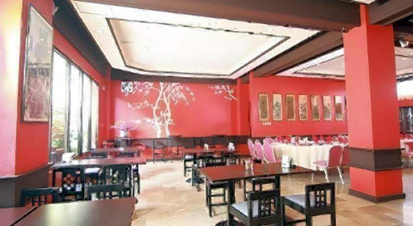 Hotel Supreme Convention Plaza