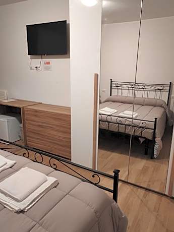 Quadruple Room with Private Bathroom