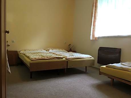 Economy Quadruple Room with Shared Bathroom
