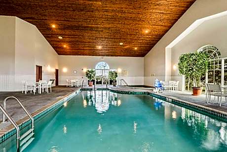 Country Inn & Suites by Radisson, Green Bay, WI