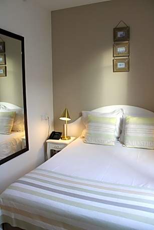 Basic Double Room with Garden View