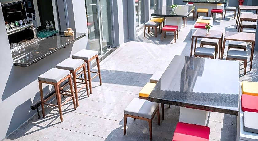 Wink Hotel Saigon Centre