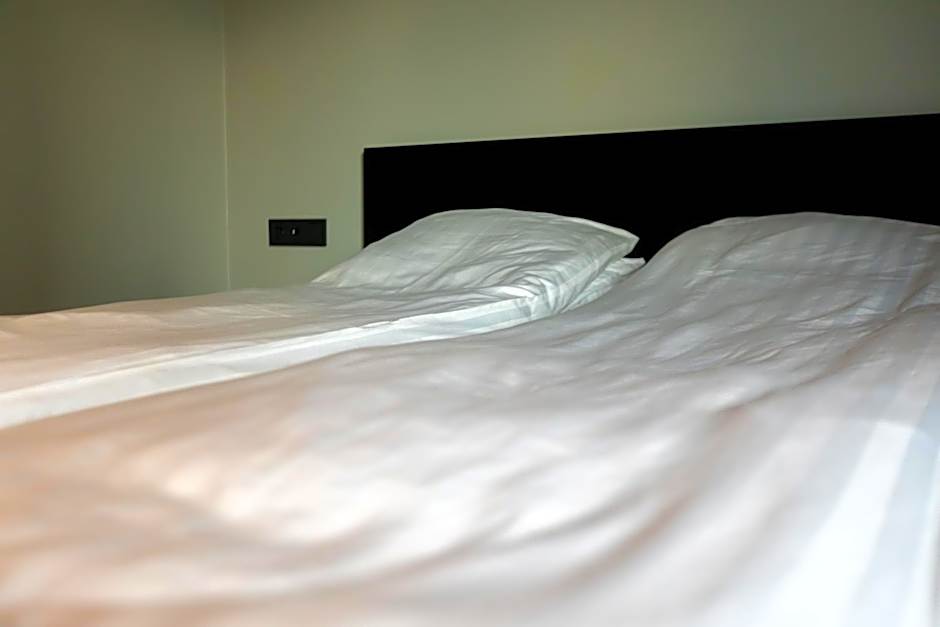 Akureyri Lux Apartments with hot tub access