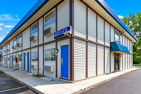 Motel 6-Rossford, OH